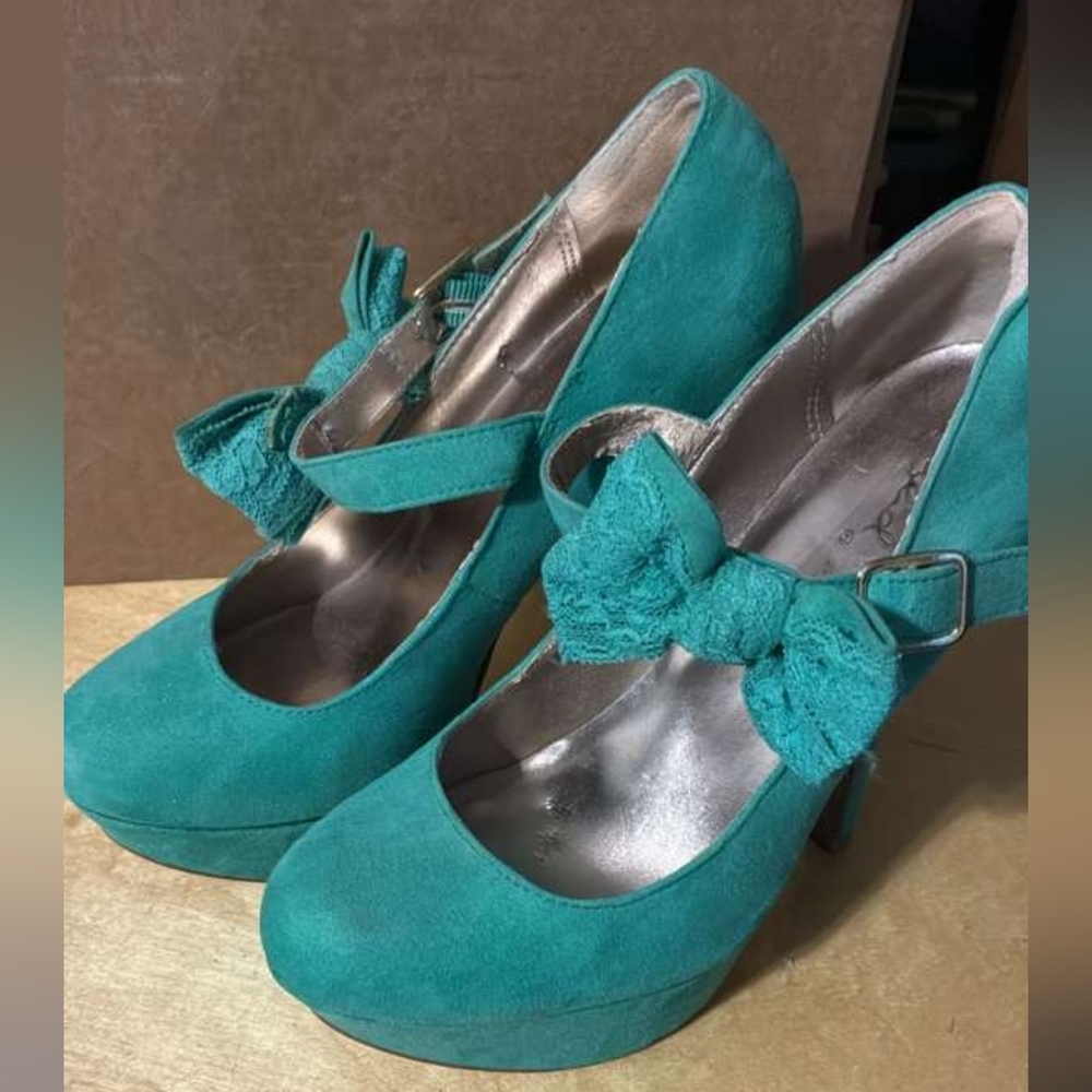 Elegant Teal Women's Heels